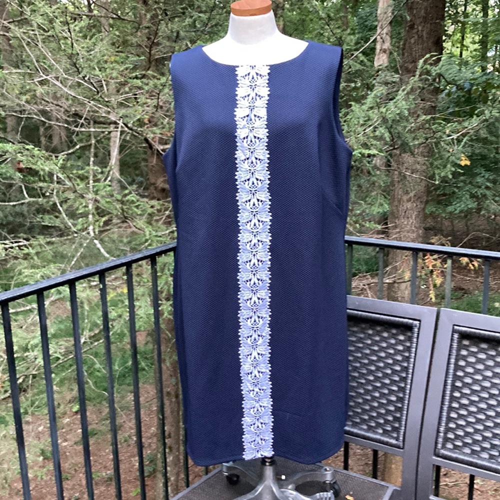 Chaps blue/white sleeveless dress with pattern sz. 20W